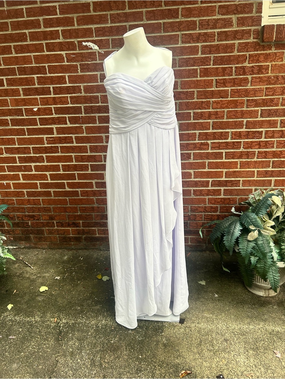 David's Bridal, Light Gray Strapless Crinkle Chiffon Dress,Women Size 8